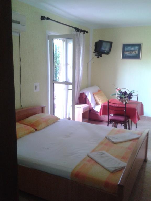 Guesthouse Lautasevic Petrovac 외부 사진