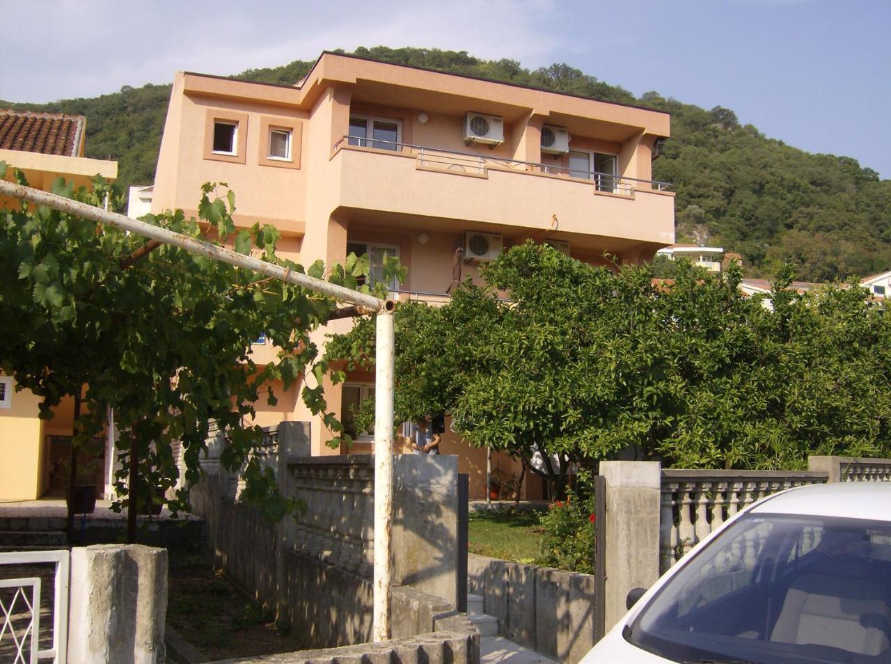 Guesthouse Lautasevic Petrovac 외부 사진